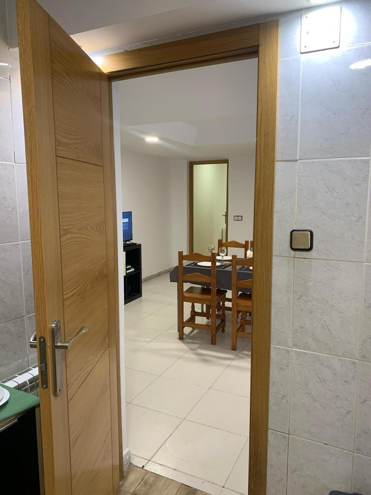 Apartamento Completo Para 8 Personas A 5 Minutos Del Aeropuerto E Ifema Apartment Madrid Luaran gambar