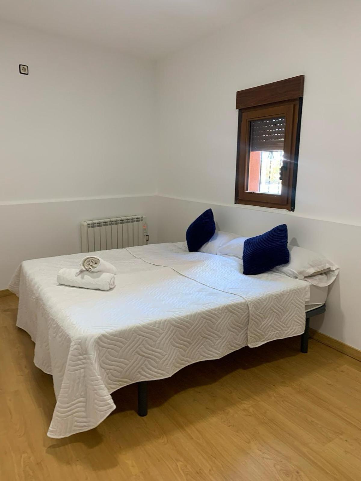 Apartamento Completo Para 8 Personas A 5 Minutos Del Aeropuerto E Ifema Apartment Madrid Luaran gambar