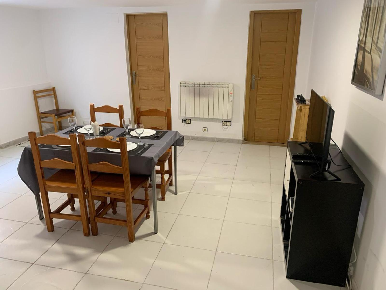 Apartamento Completo Para 8 Personas A 5 Minutos Del Aeropuerto E Ifema Apartment Madrid Luaran gambar