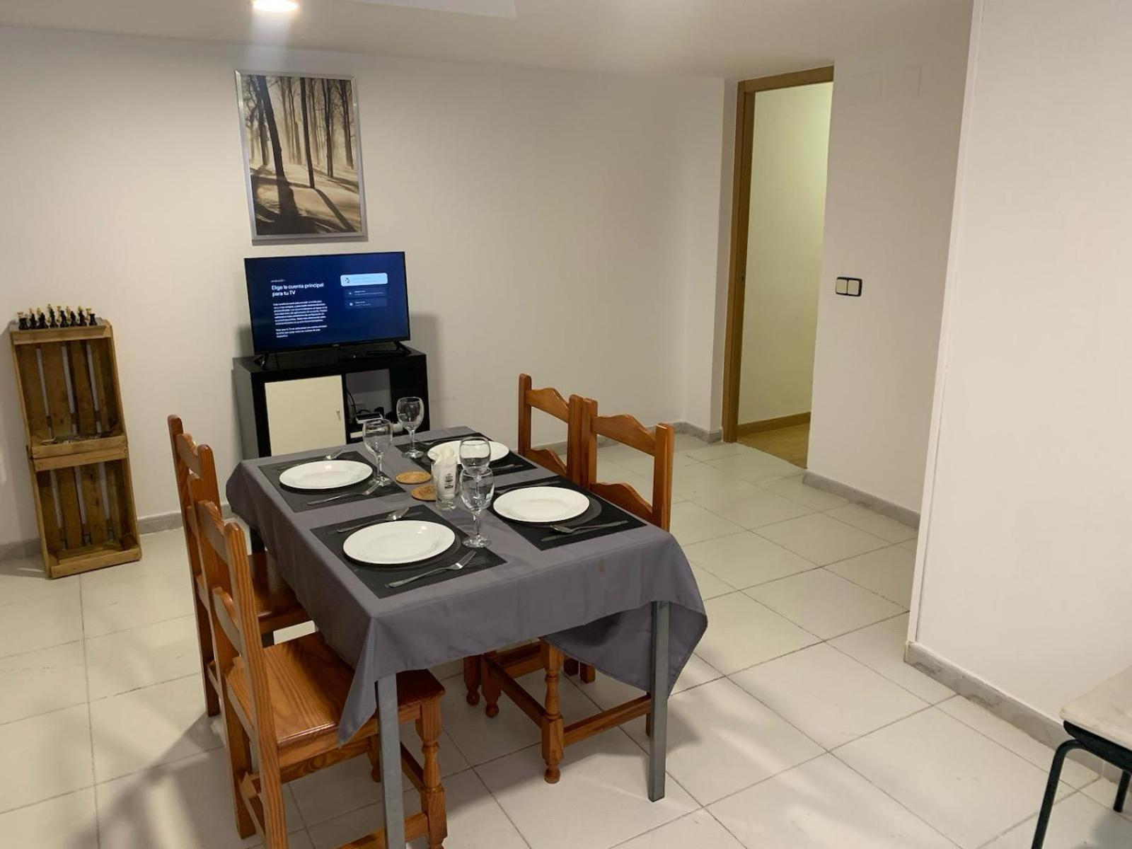 Apartamento Completo Para 8 Personas A 5 Minutos Del Aeropuerto E Ifema Apartment Madrid Luaran gambar